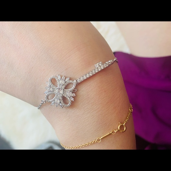 Sliver colour key bracelet - Picture 5 of 8